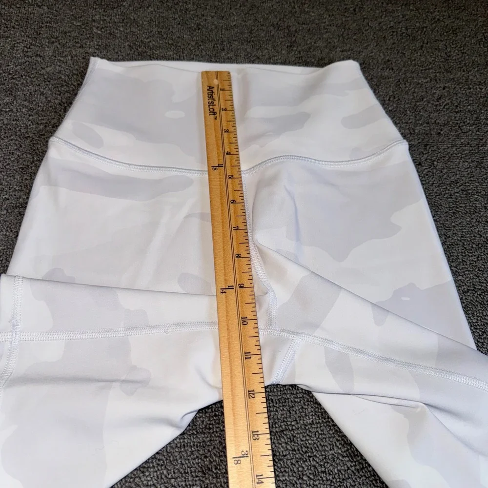 Alo Yoga High Waist Biker Shorts White Grey Camo Small Activewear Gorpcore Yoga